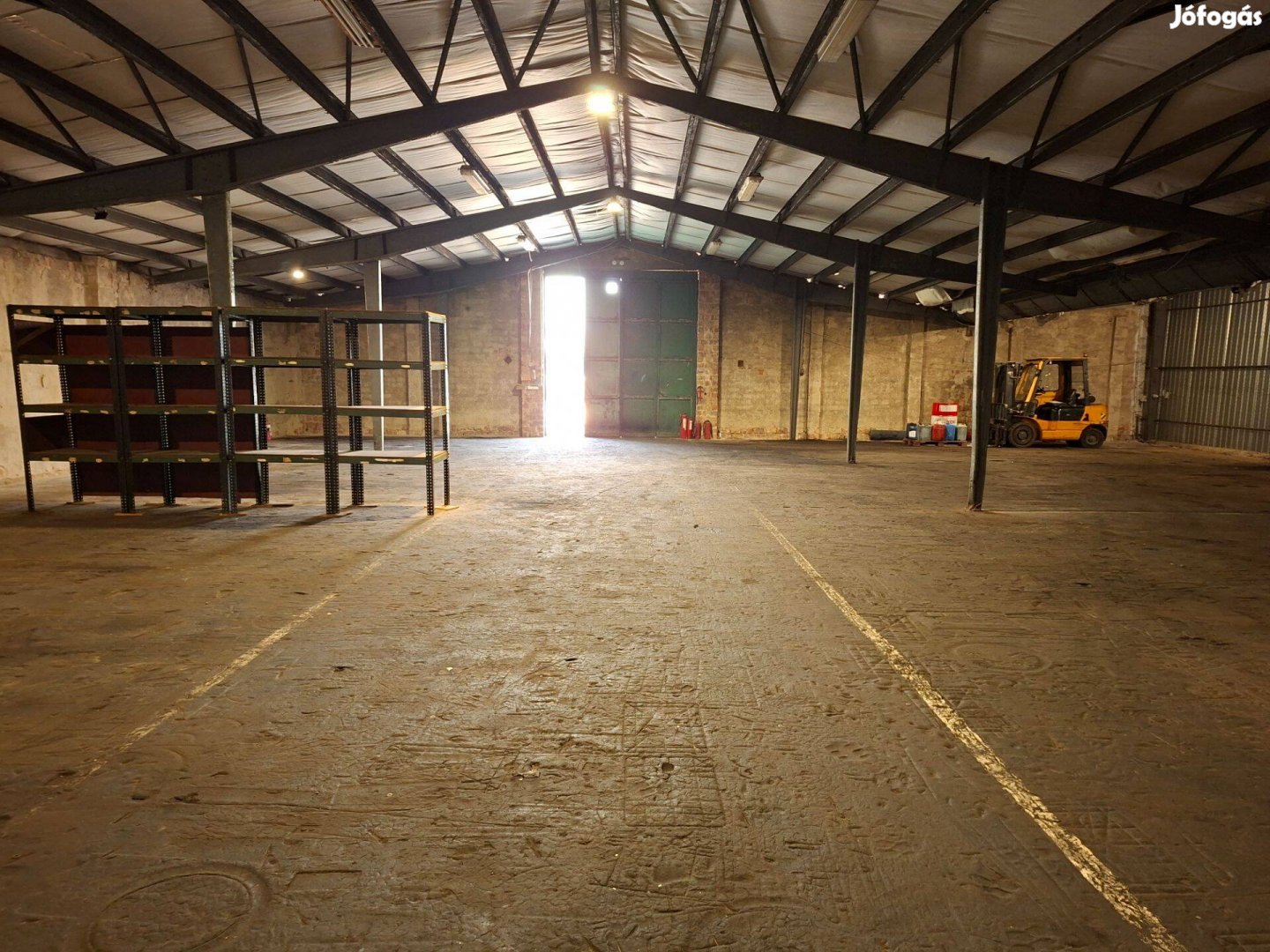 Kiadó 800 nm raktár,műhely