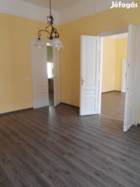 Kiadó 93 nm-es Felújított tégla lakás Szeged