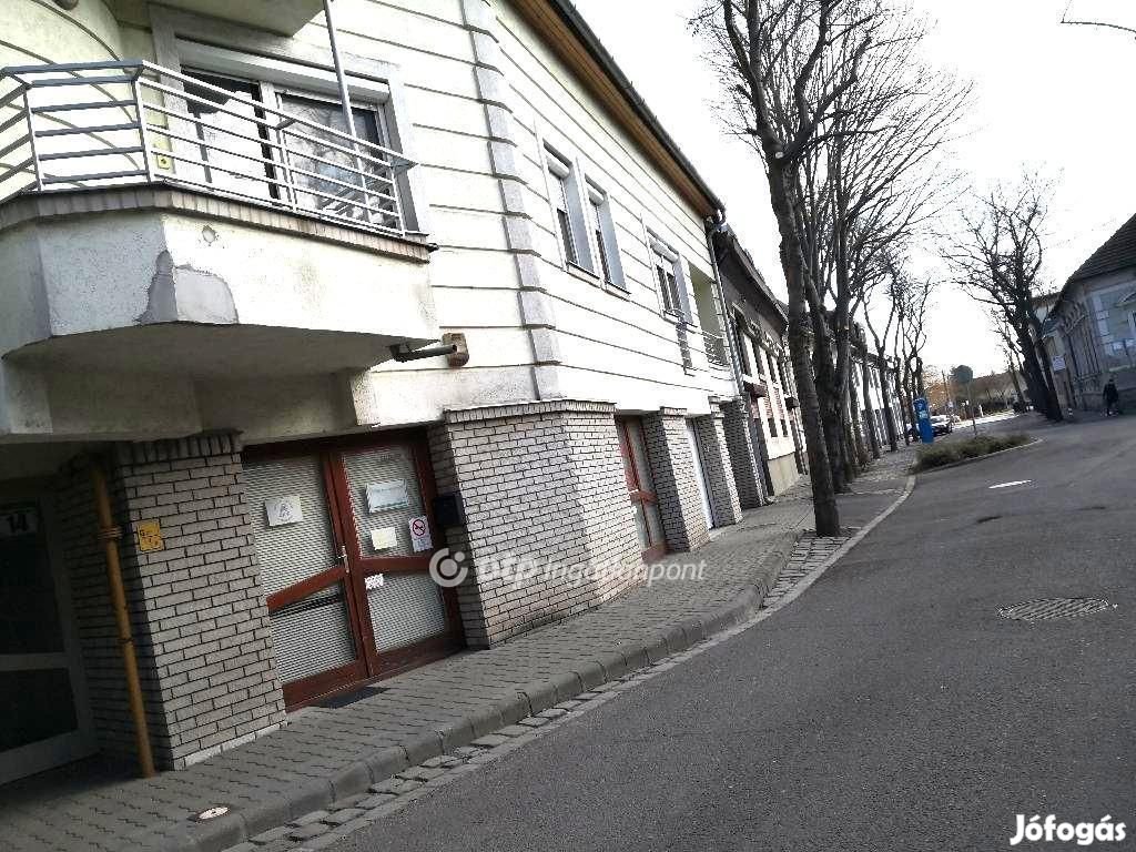 Kiadó Iroda, Kecskemét