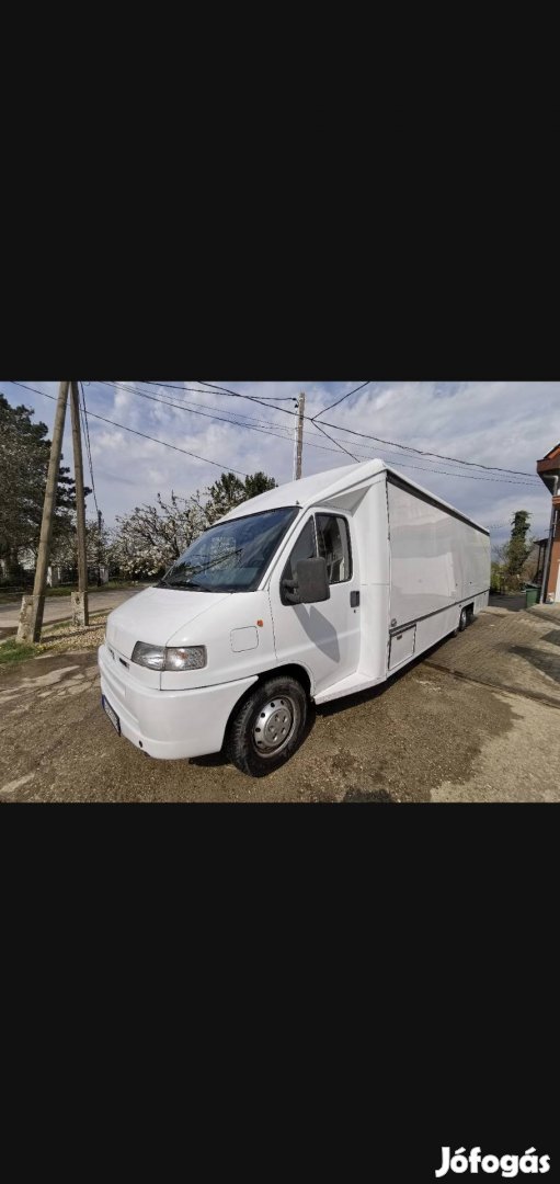 Kiadó Mozgó ipari konyha, büfékocsi, food truck