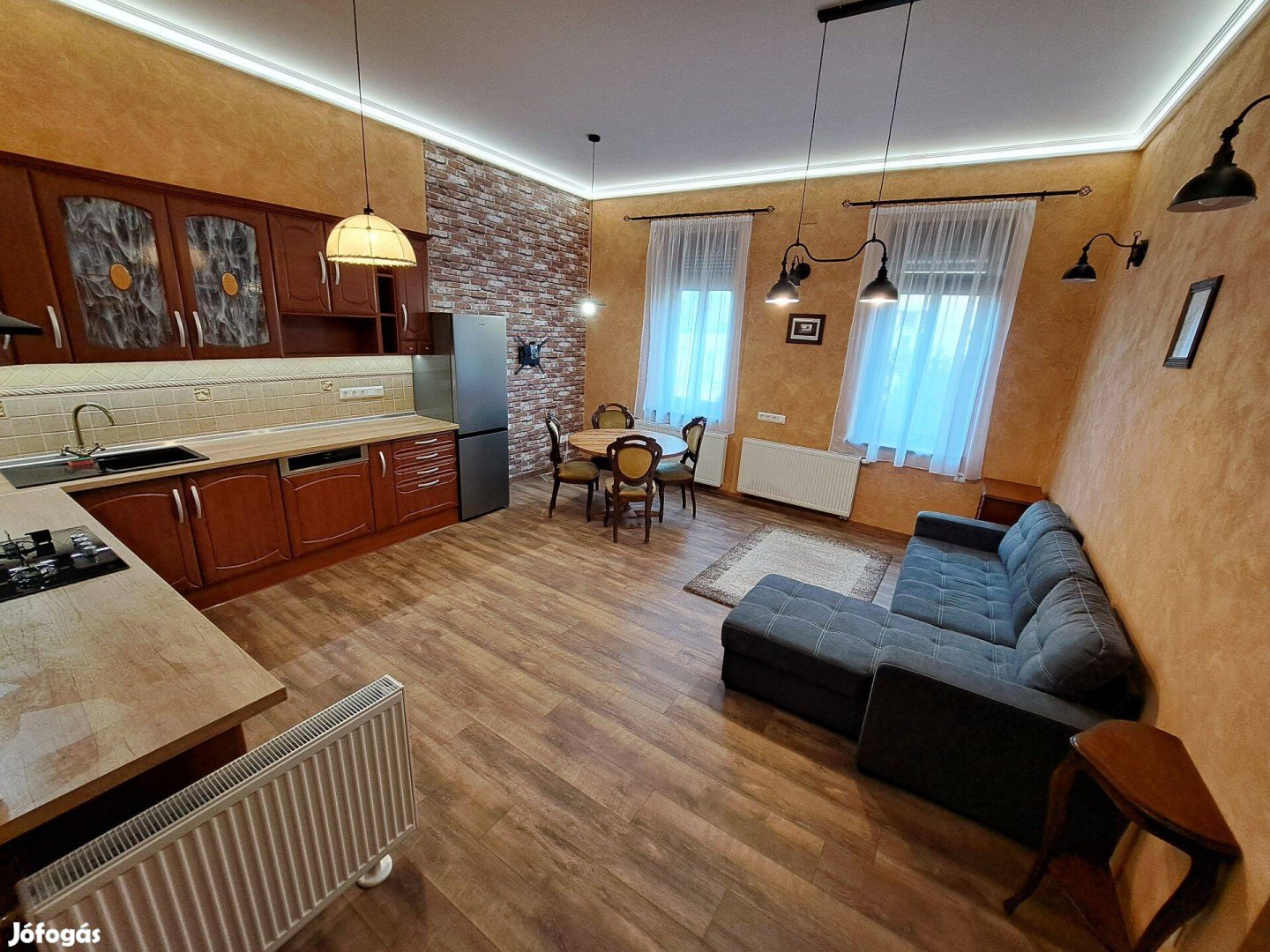 Kiadó Szeged, Pacsirta utcai felújított tégla lakás
