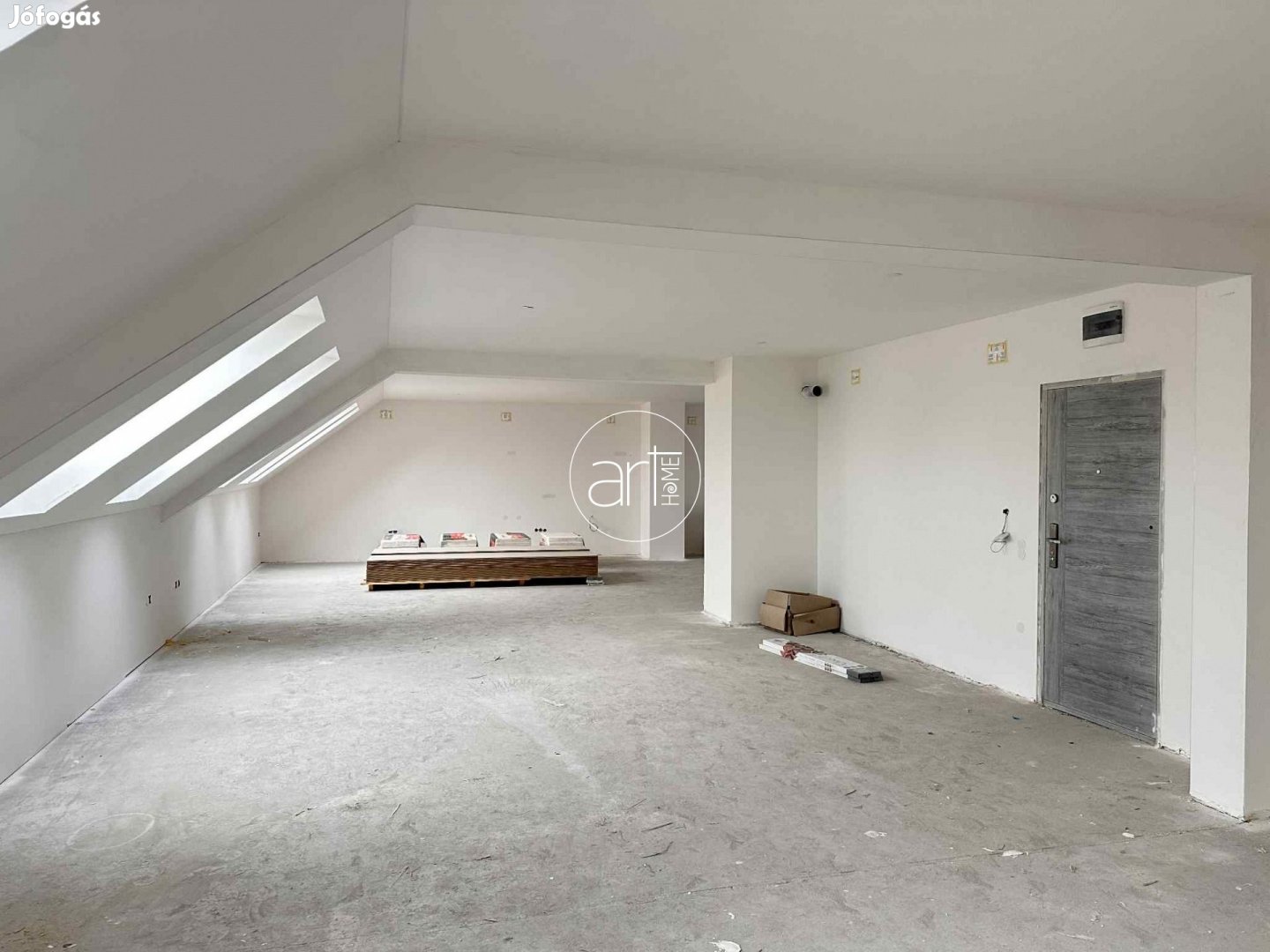 Kiadó Üzlethelyiség, Szeged 10 Ft