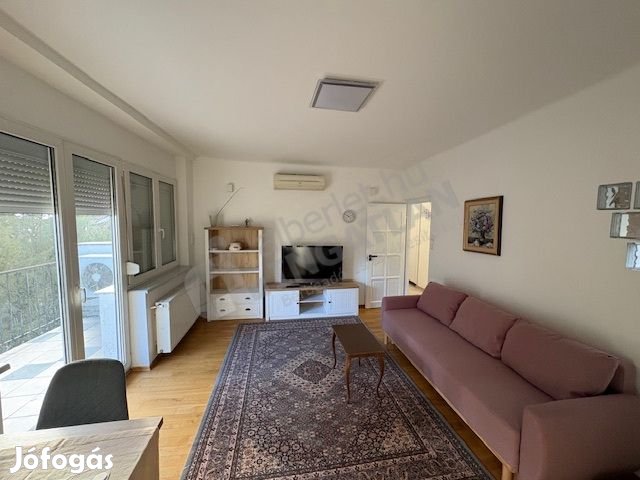 Kiadó a Bimbó úton a II. kerületben egy 1. emeleti lakás.