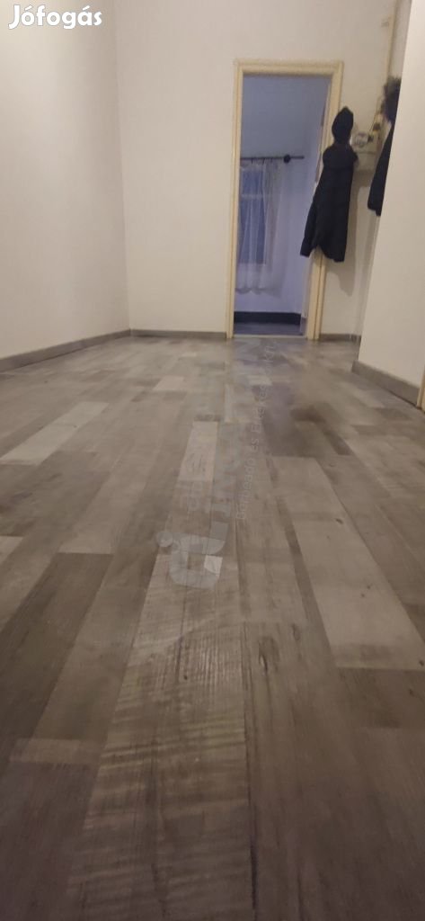 Kiadó a Csata utcában egy 40 m2-es, 1 szobás lakás.