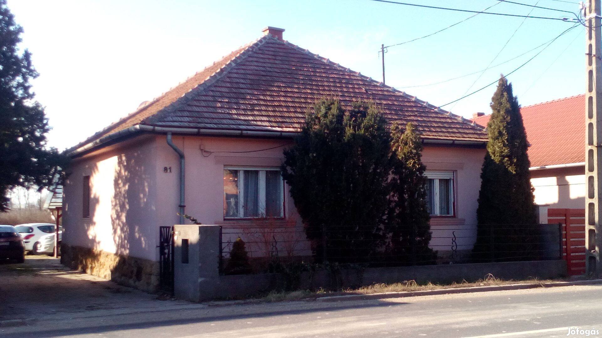 Kiadó családi ház cégeknek Felsőzsolcán !