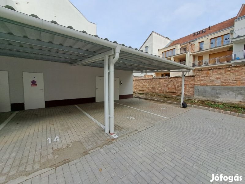 Kiadó fedett parkolóhely - Munkácsy Mihály utca