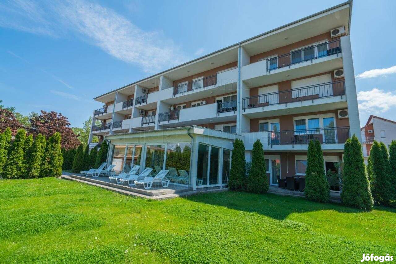 Kiadó siófoki lakás belső wellnesszel