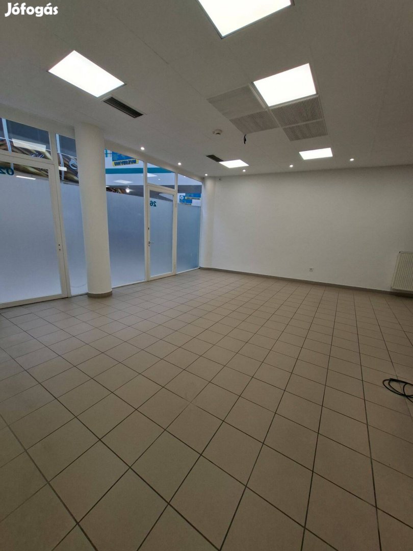 Kiadó üzlethelyiség Nyíregyházán a Korzó közelében