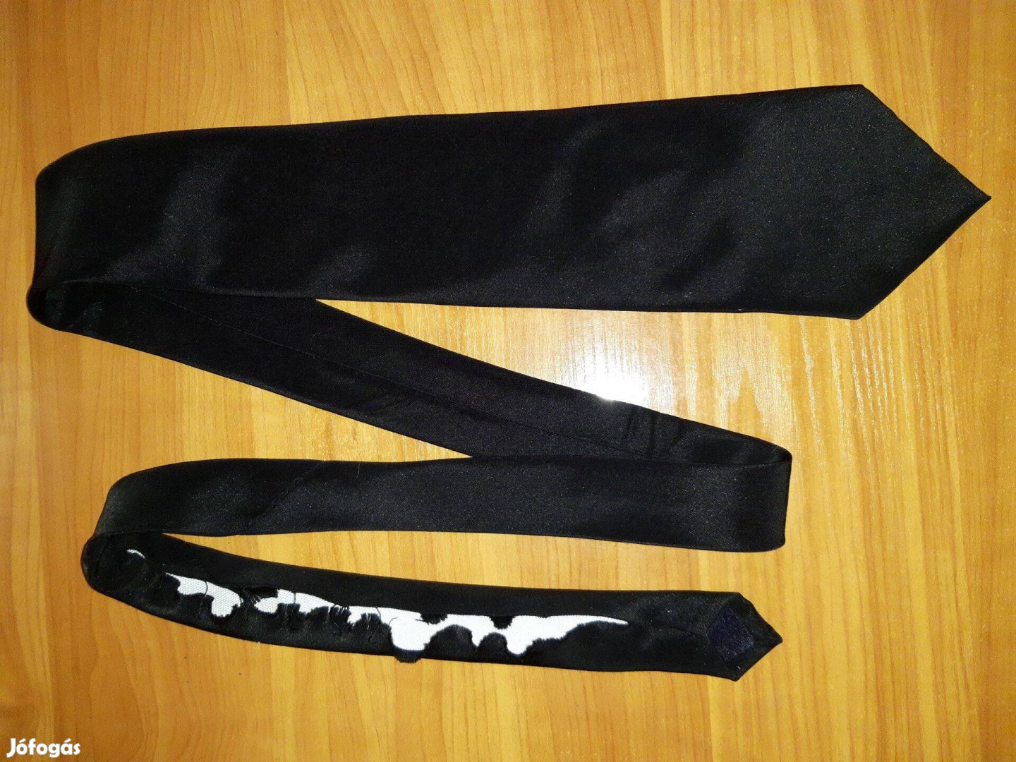 Kibomlott Novelle nyakkendő, fekete