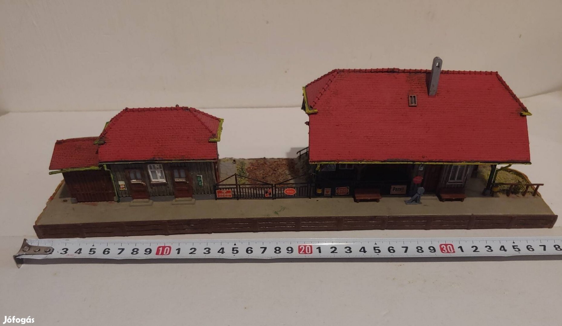 Kibri 734 falusi vasútállomás, kisvasút, terepasztal, vasútmodell 1:87