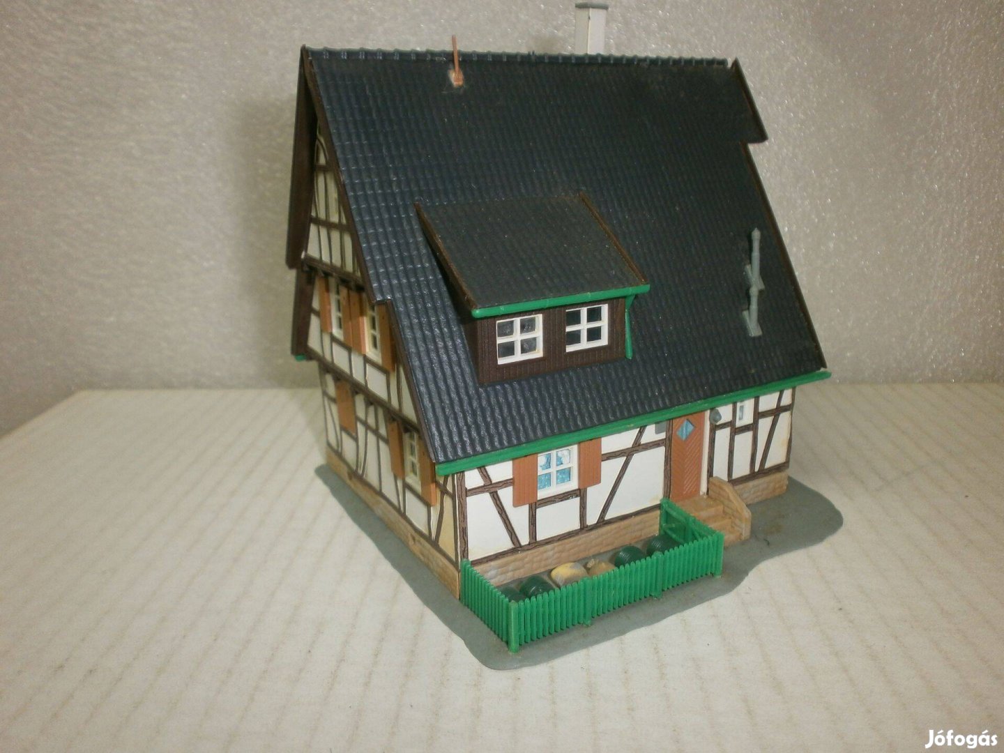 Kibri .családi emeletes ház - 187 - C-37