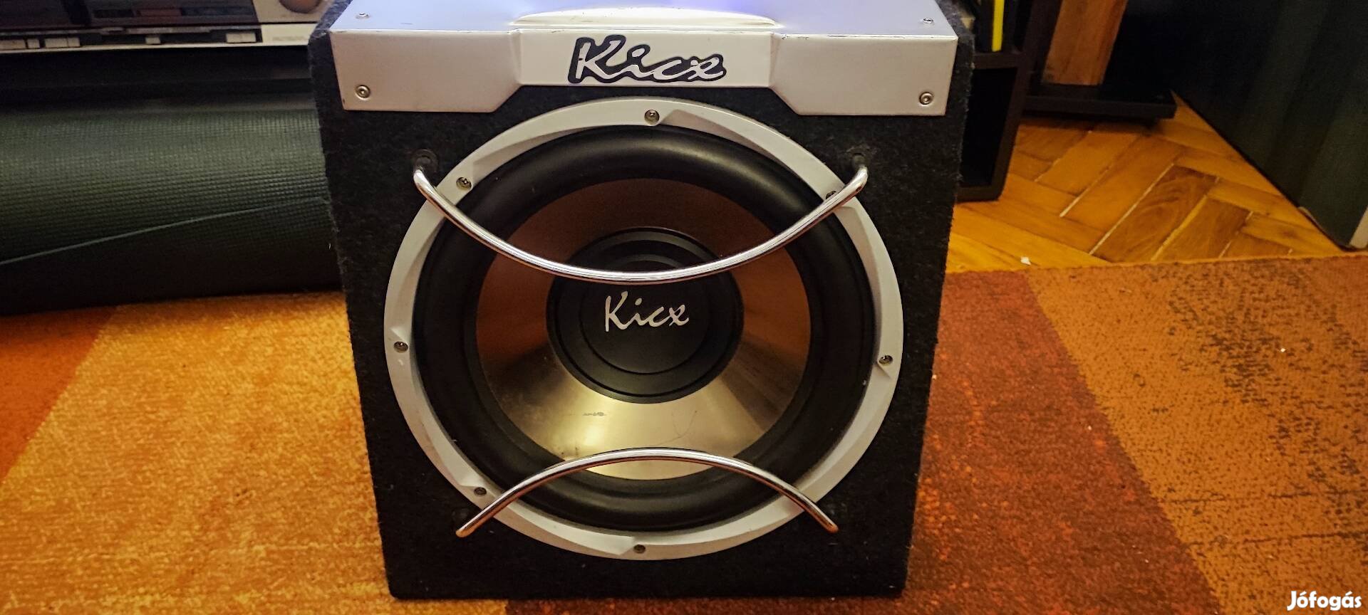 Kicx ICQ-300B Mélyláda Subwoofer 