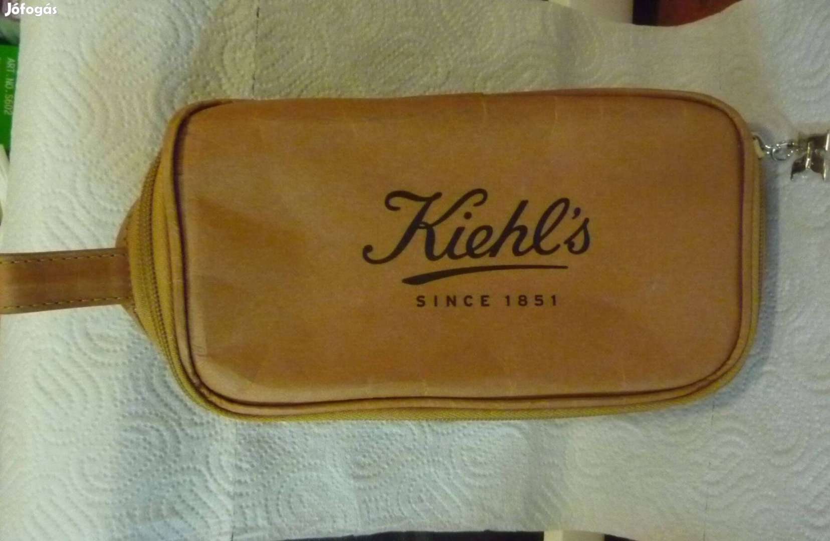 Kiehl's bélelt smink táska,tolltartó mogyoró színben fogóval
