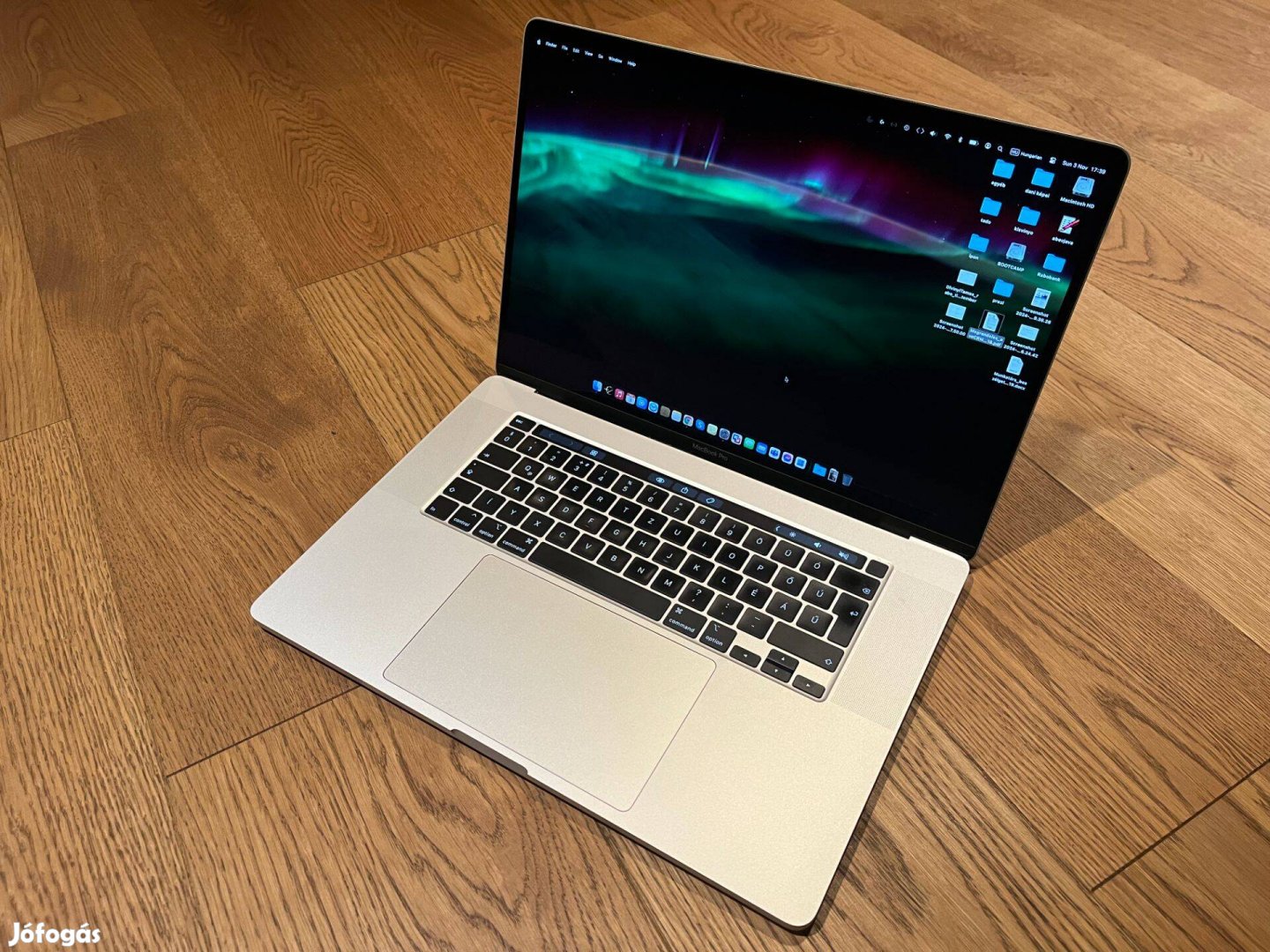 Kifogástalan állapotú Macbook Pro i9 2.3ghz/32gb ram/ 1 TB ssd