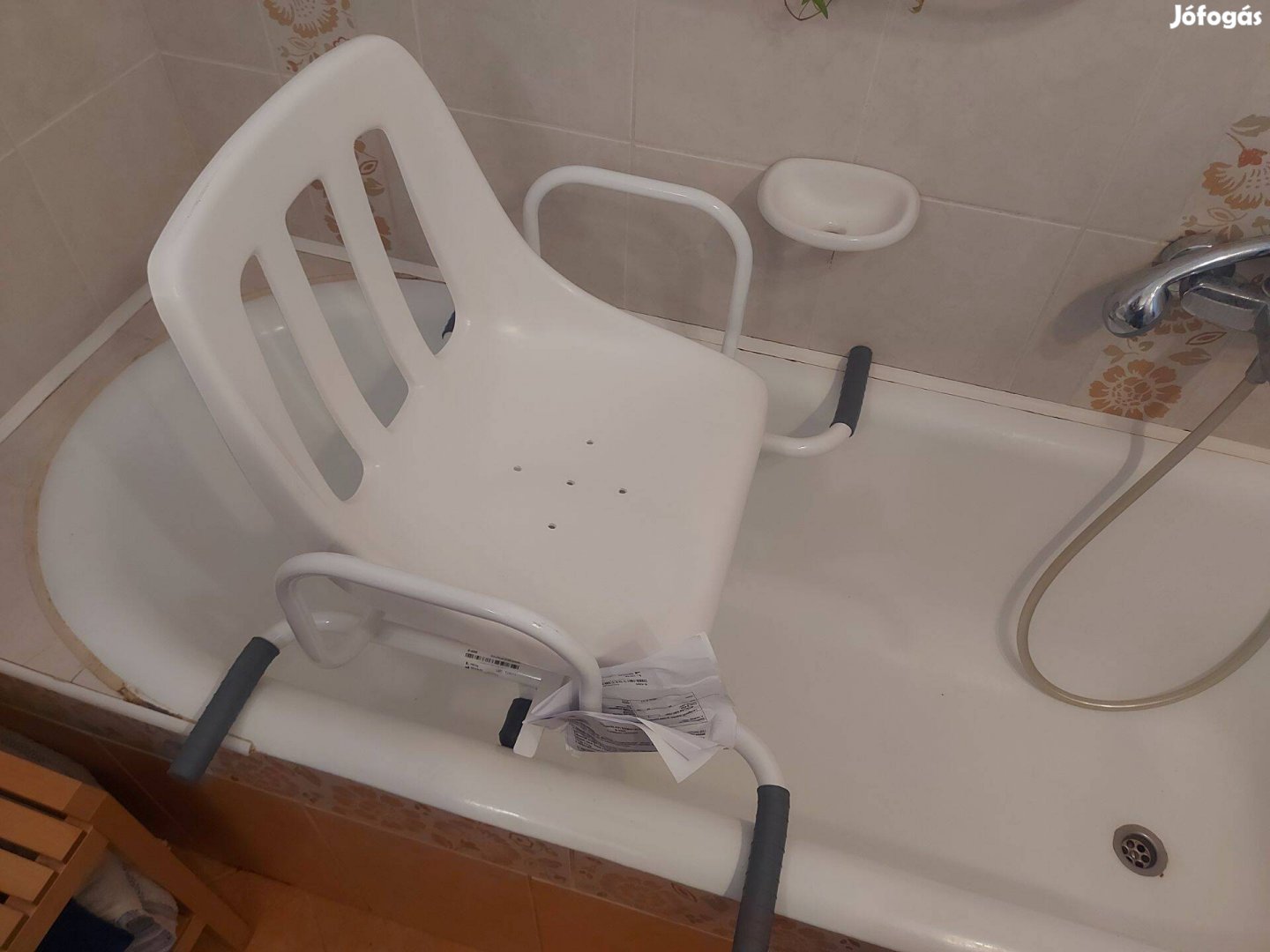 Kifordítható fürdőkád ülőke