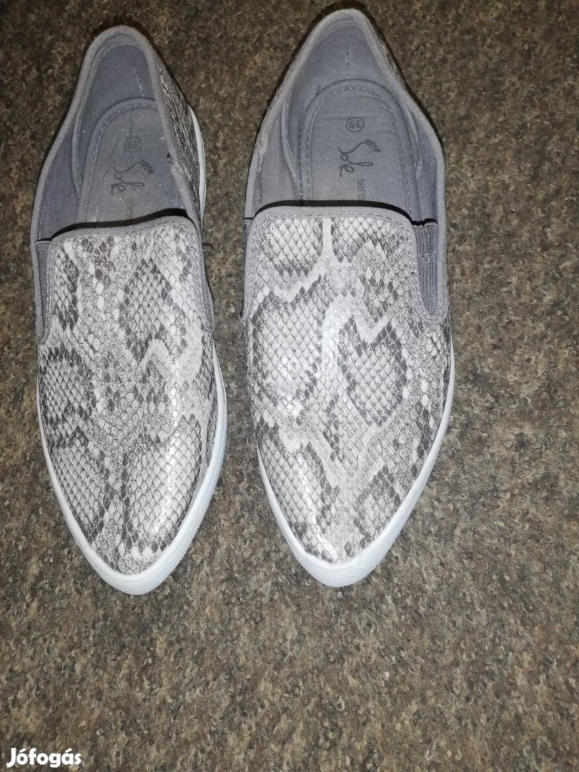 Kígyóbőrmintás félcipő Belső talphossz 26 cm 39-es
