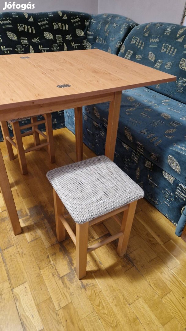 Kihajtható asztal 2 stokival