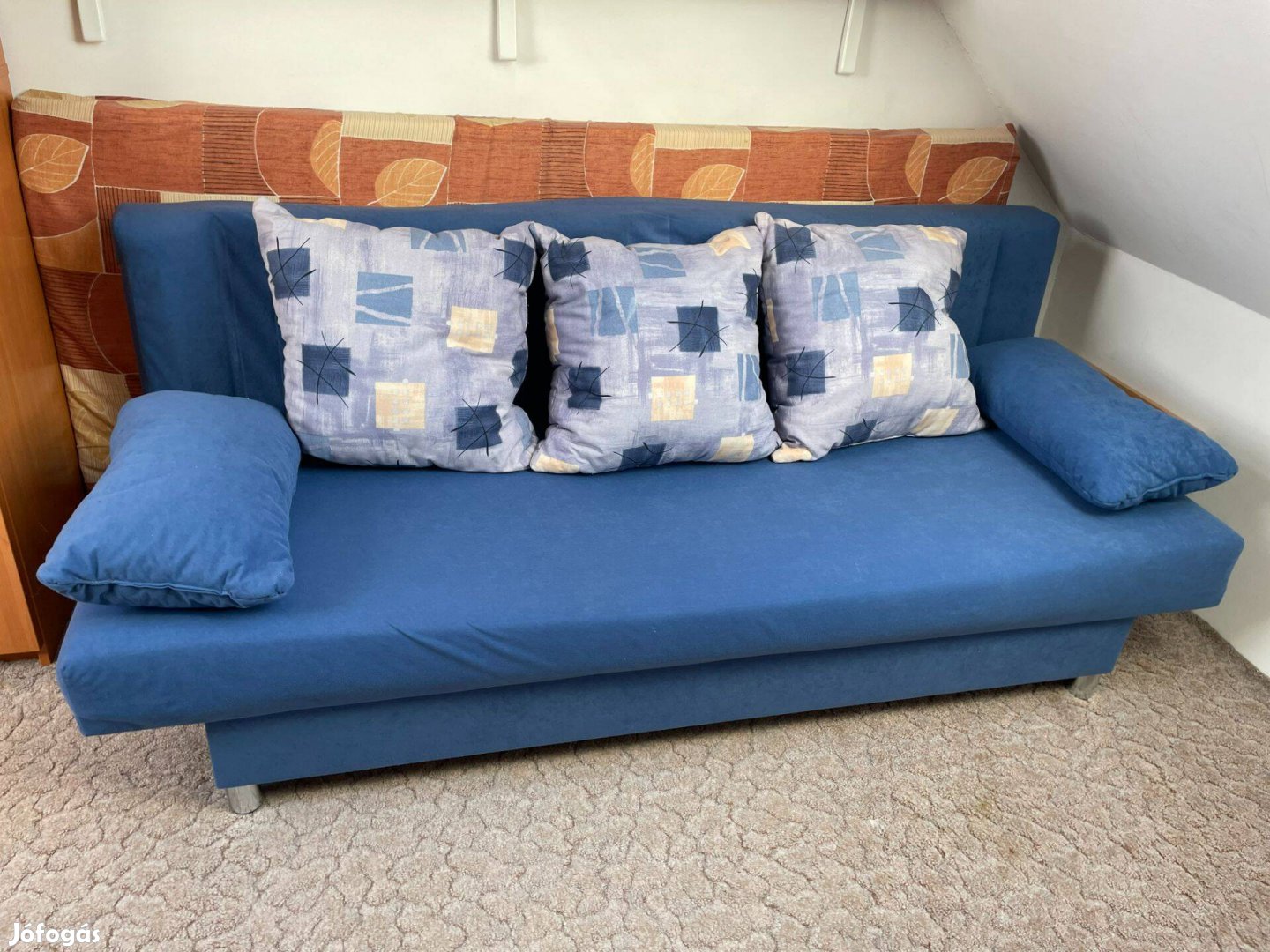 Kihúzható, kék kanapé eladó
