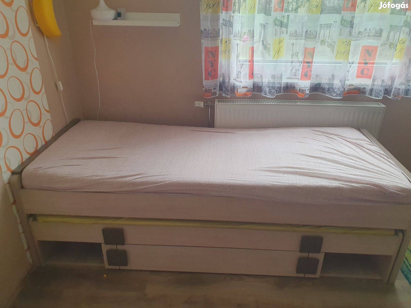 Kihúzható ágy 2db matraccal