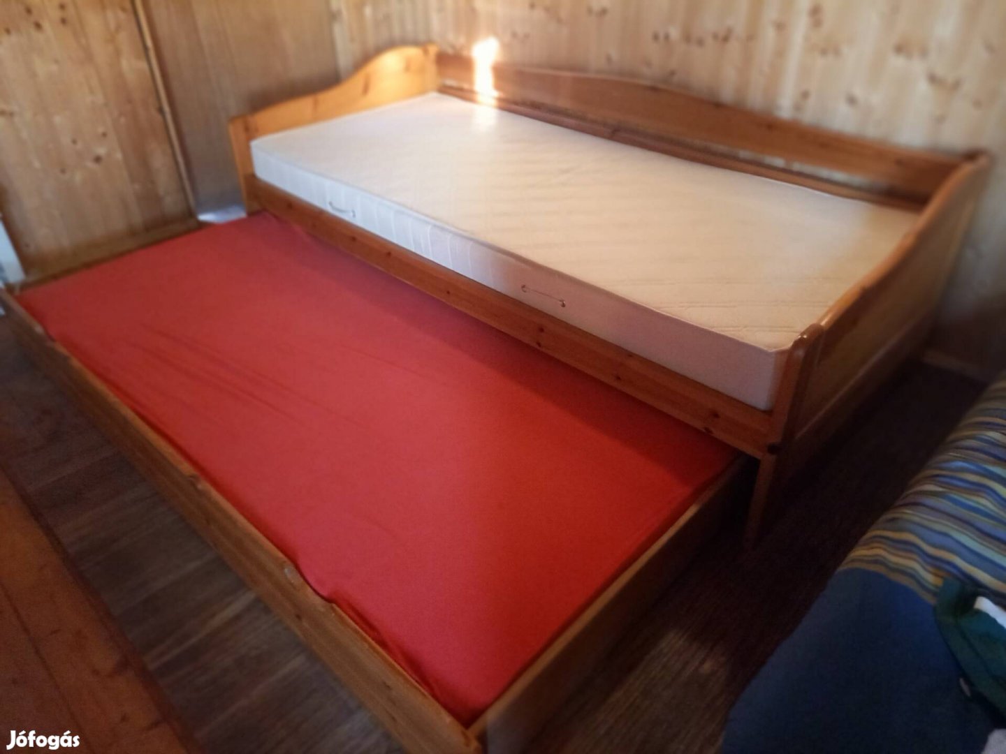 Kihúzható fenyő ágy 90x200 cm, ágyrácsokkal, ajándék matracokkal