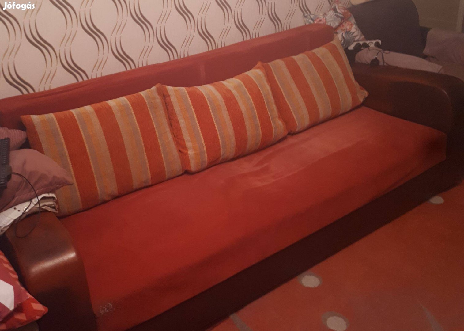 Kihúzható kanapé-ágy eladó használt. Alkuképes