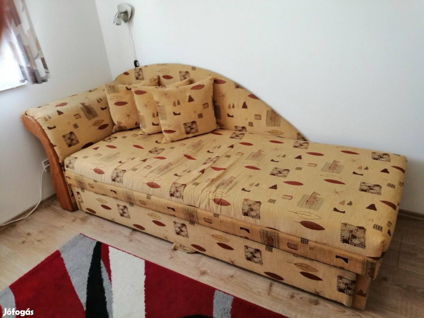 Kihúzható kanapé eladó!