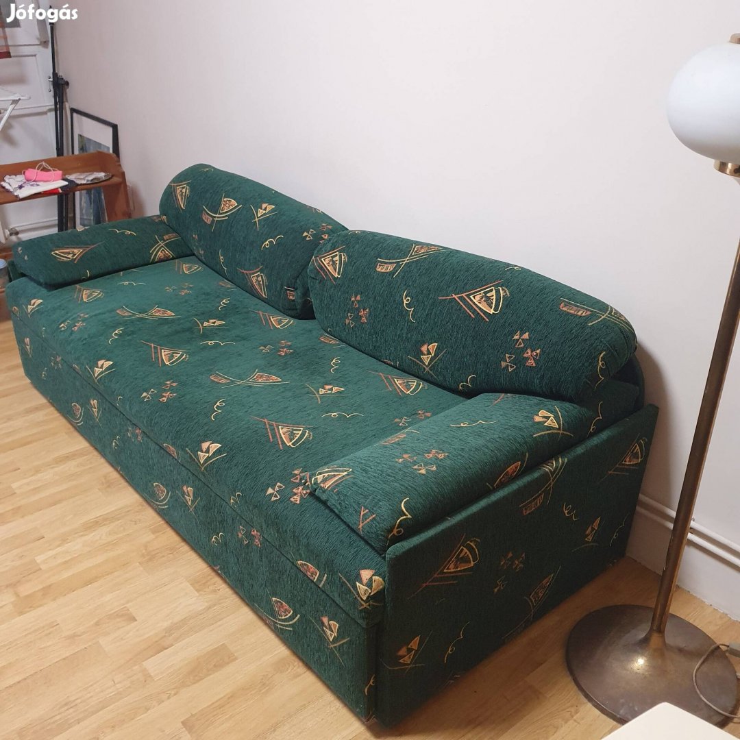 Kihúzható kanapé újszerű állapotban