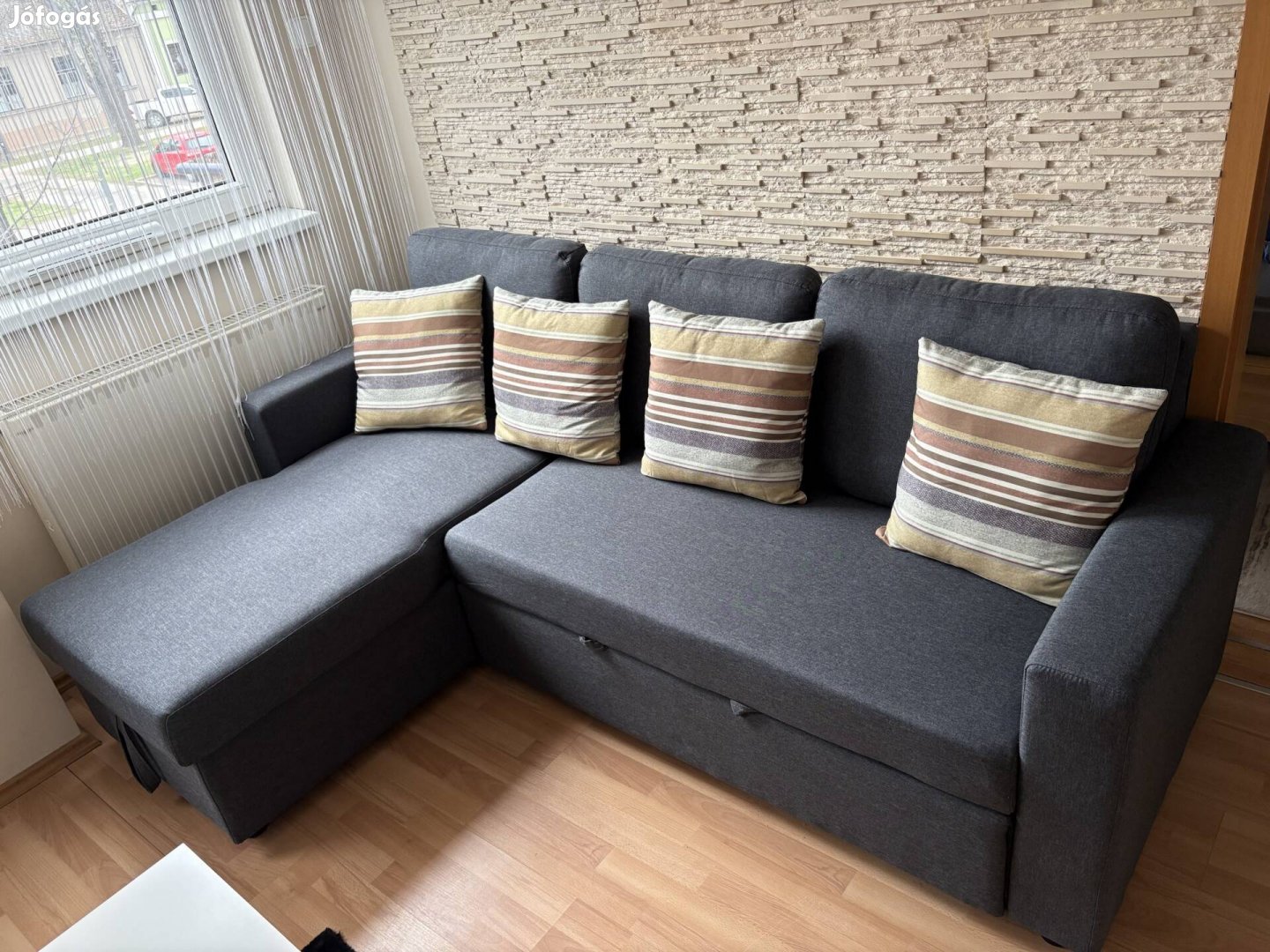 Kihúzható sarokgarnitúra eladó