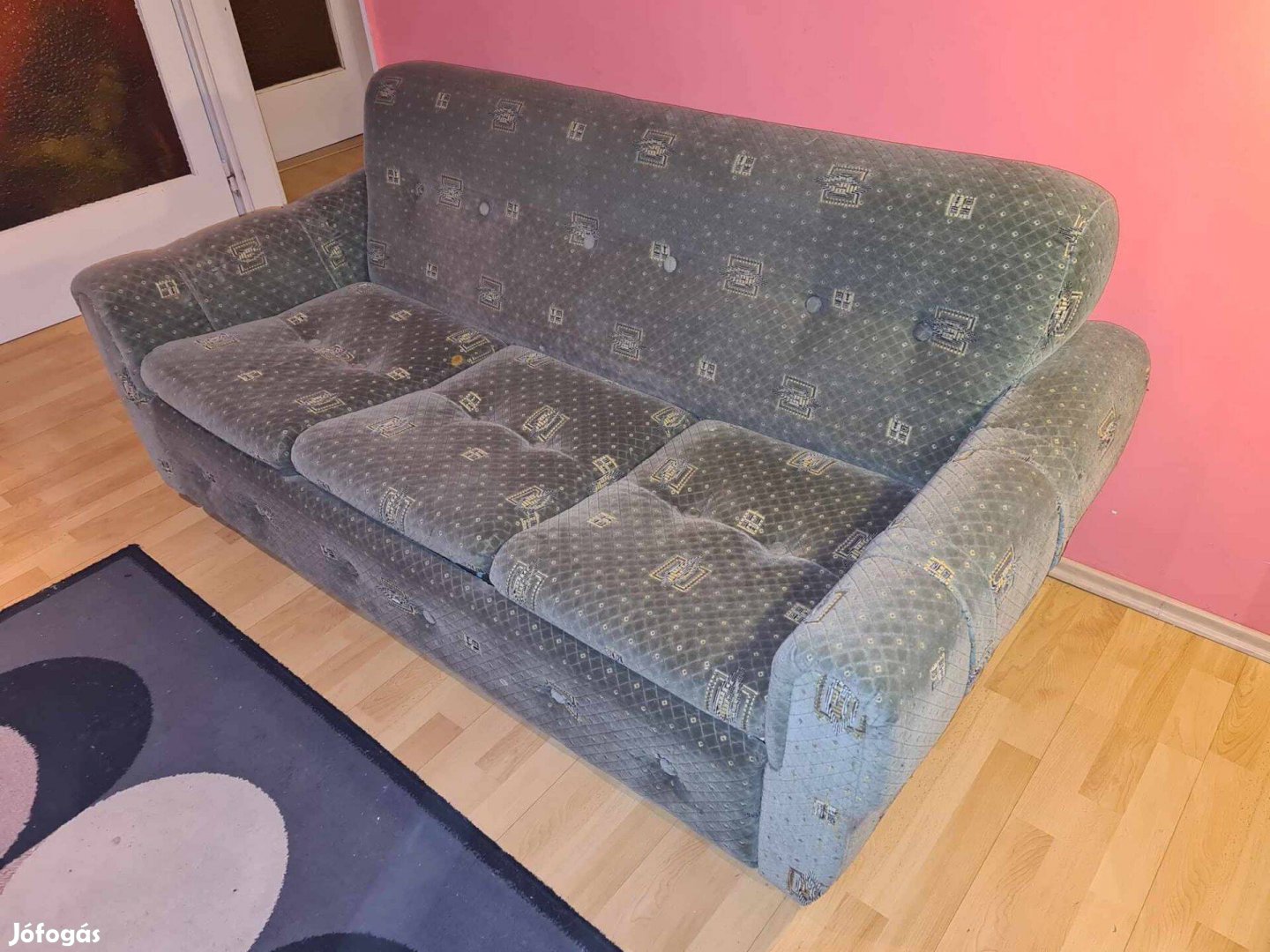 Kihúzhatós kanapé-ágy, plüss kárpittal