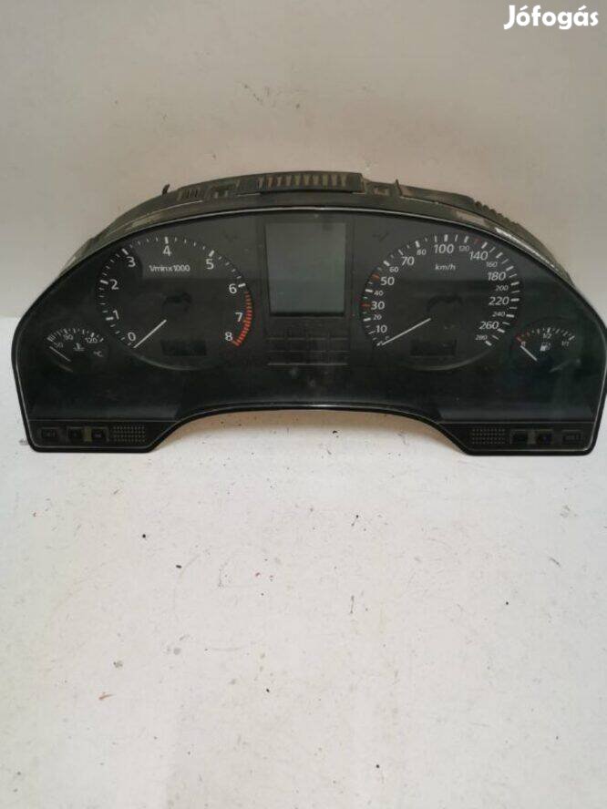 Kilométeróra AUDI A8 4,2