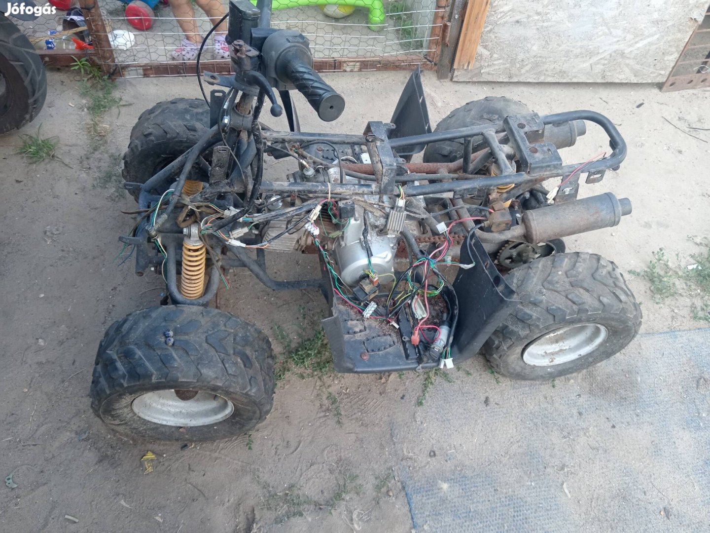 Kínai 110ccm quad alkatrésznek 