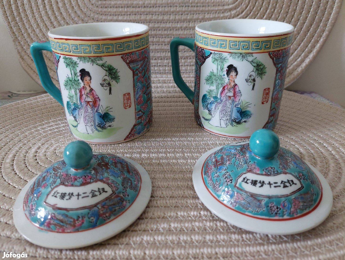 Kínai porcelán fedeles teásbögre