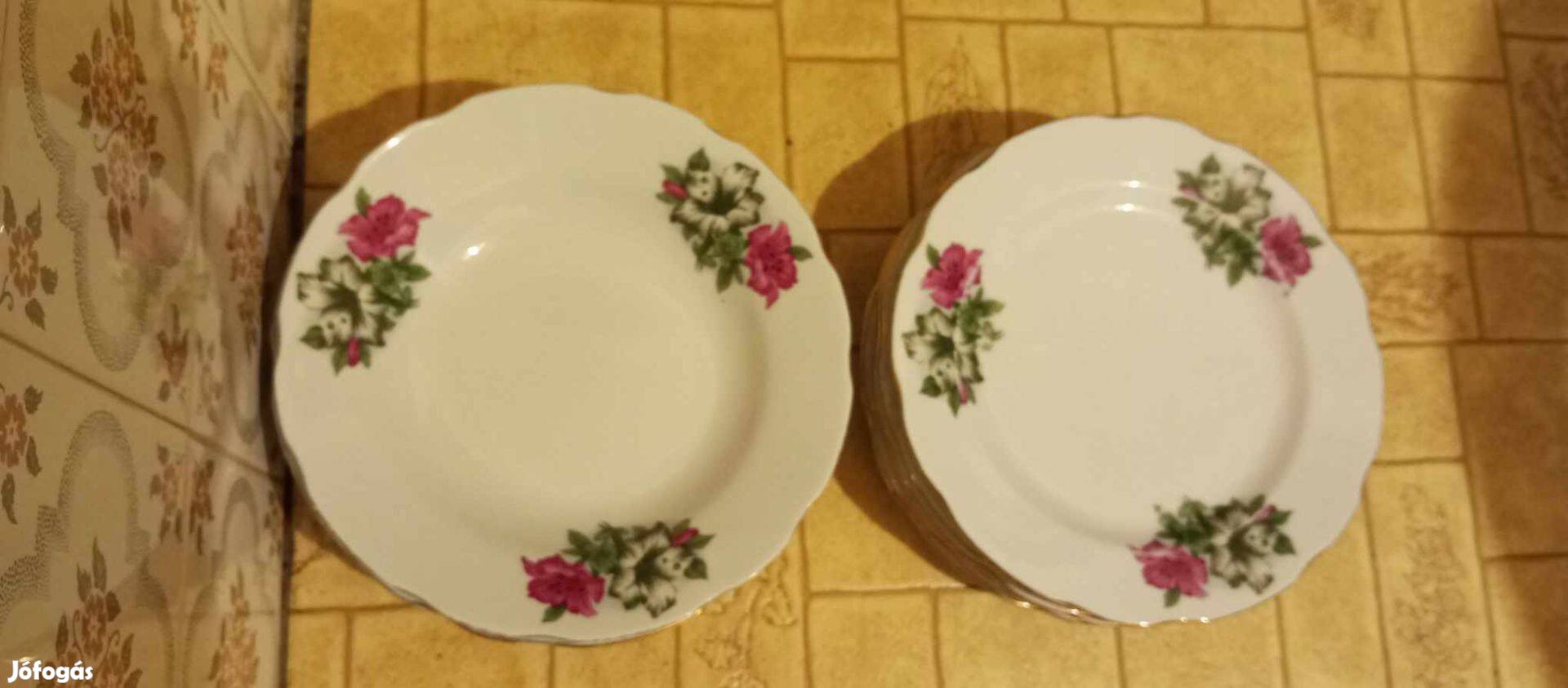 Kinai porcelán tányérkészlet hiányos 6 és 5 db.