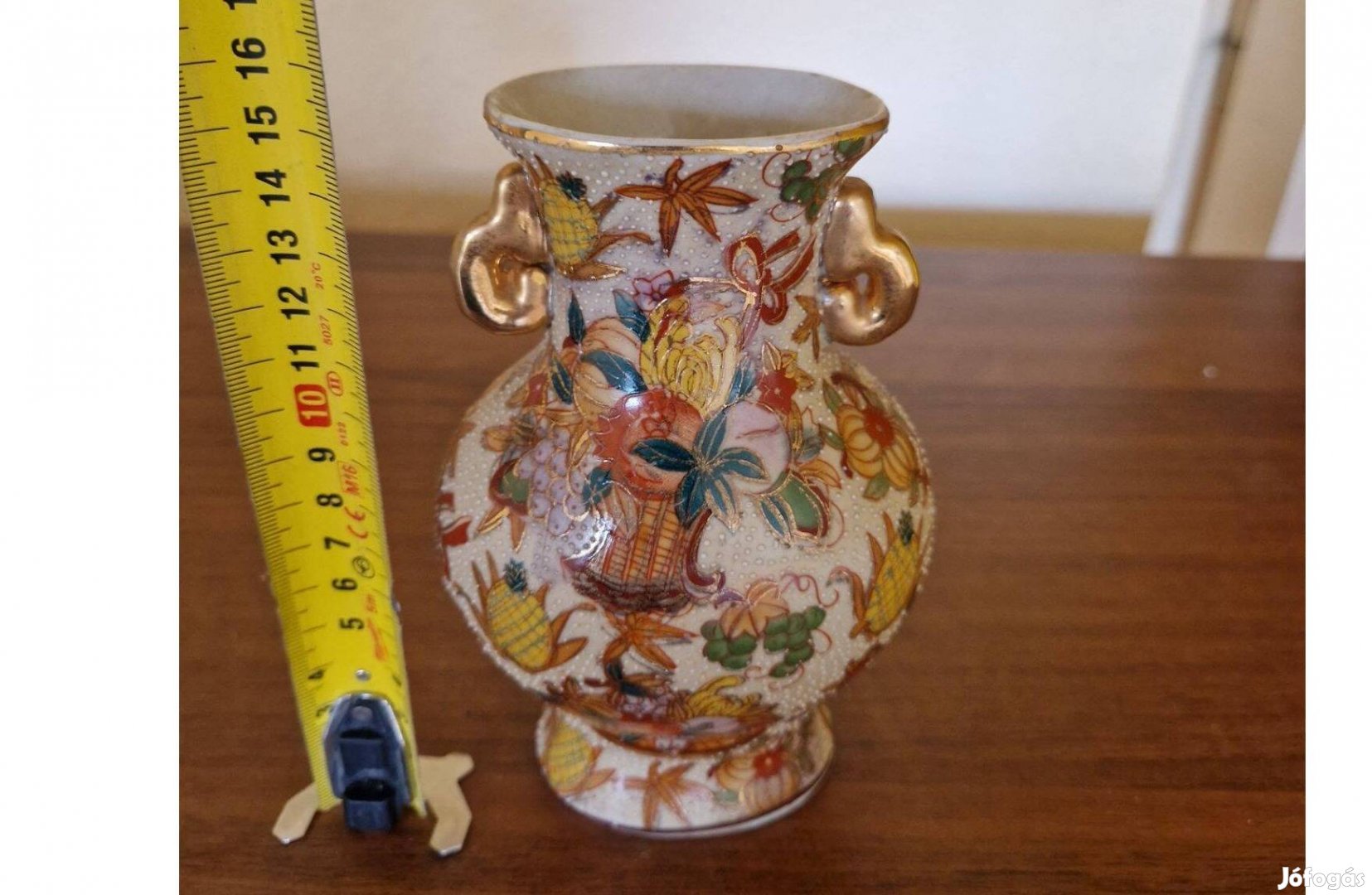 Kínai porcelán váza aranyozott fülű 15 cm