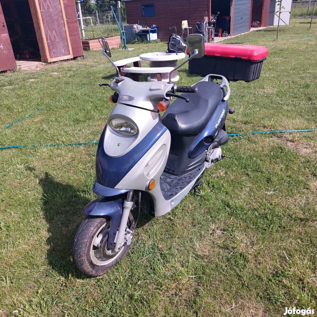 Kínai segédmotor eladó