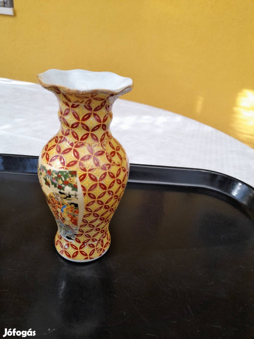 Kínai váza 25 cm,eladó!