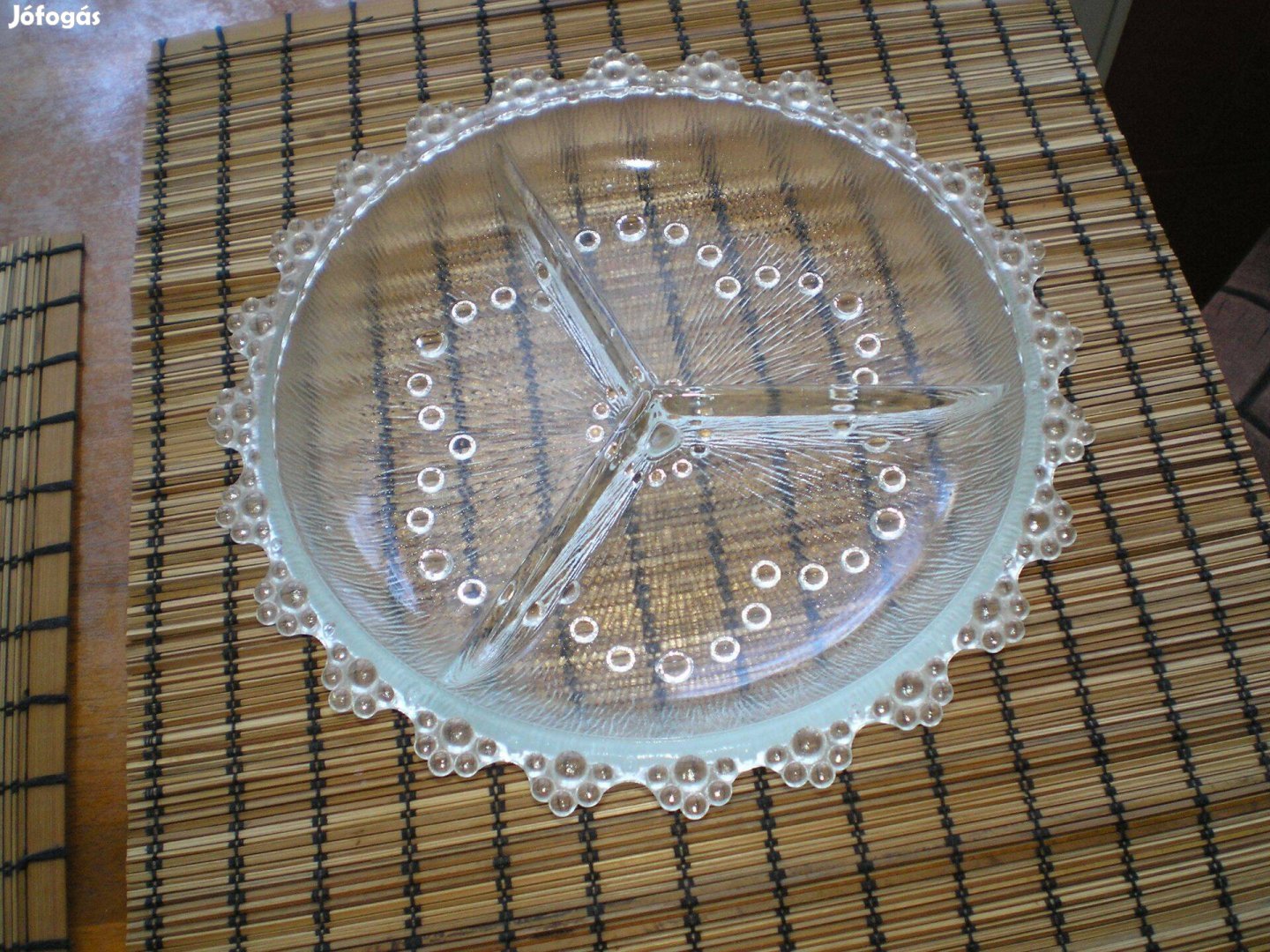 Kínáló tál 3 rekeszes régi vastag üvegből szép mintákkal