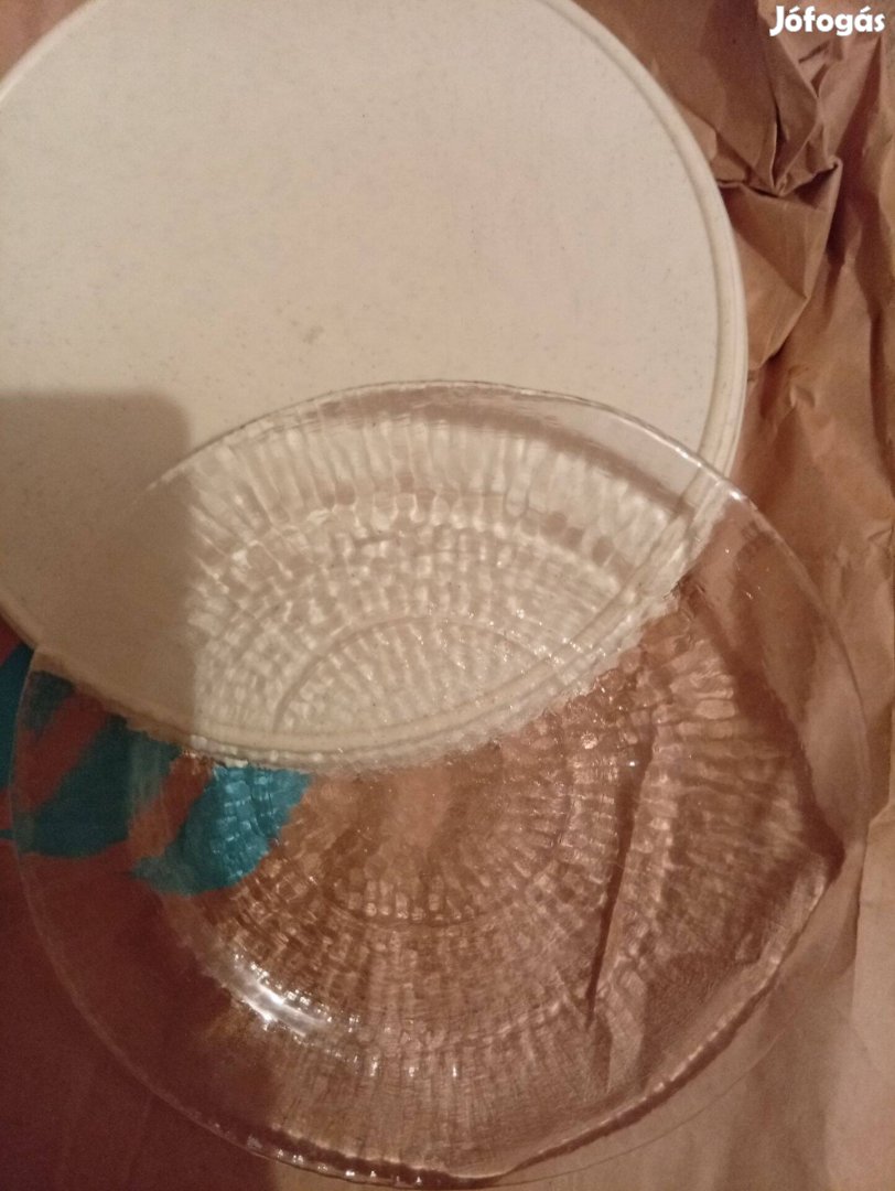 Kináló tál két féle Üveg