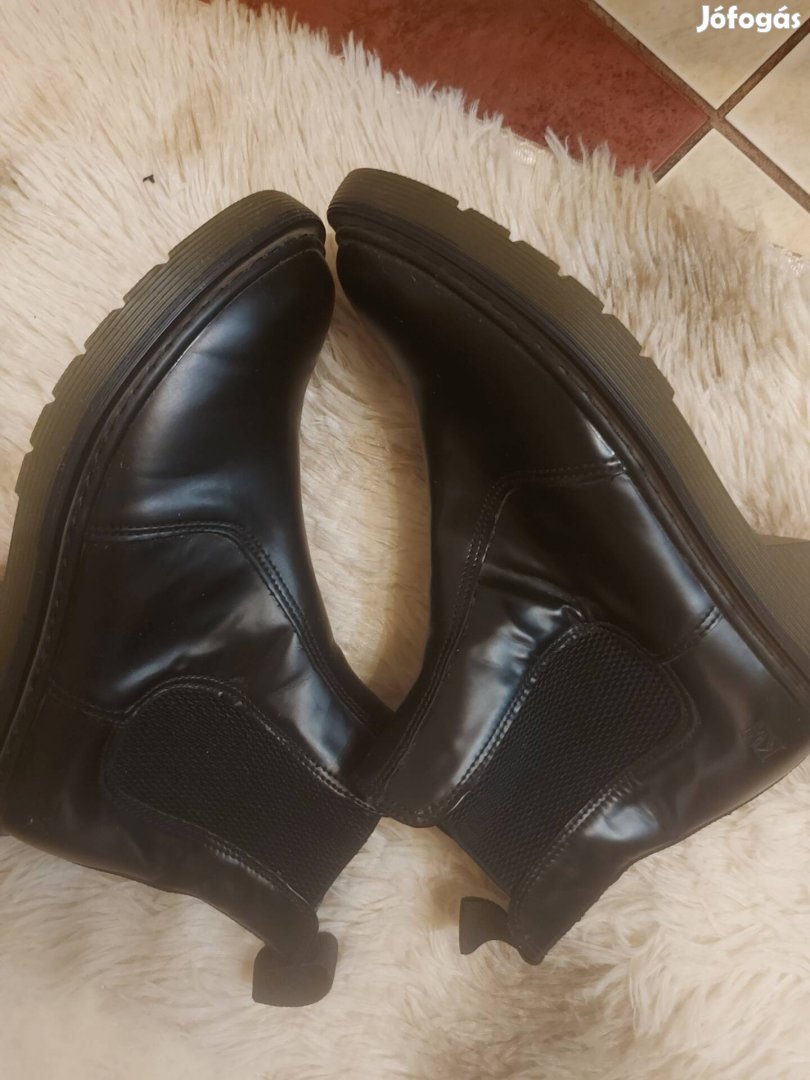 Kincsem márkájú lovagló bakancs 37!