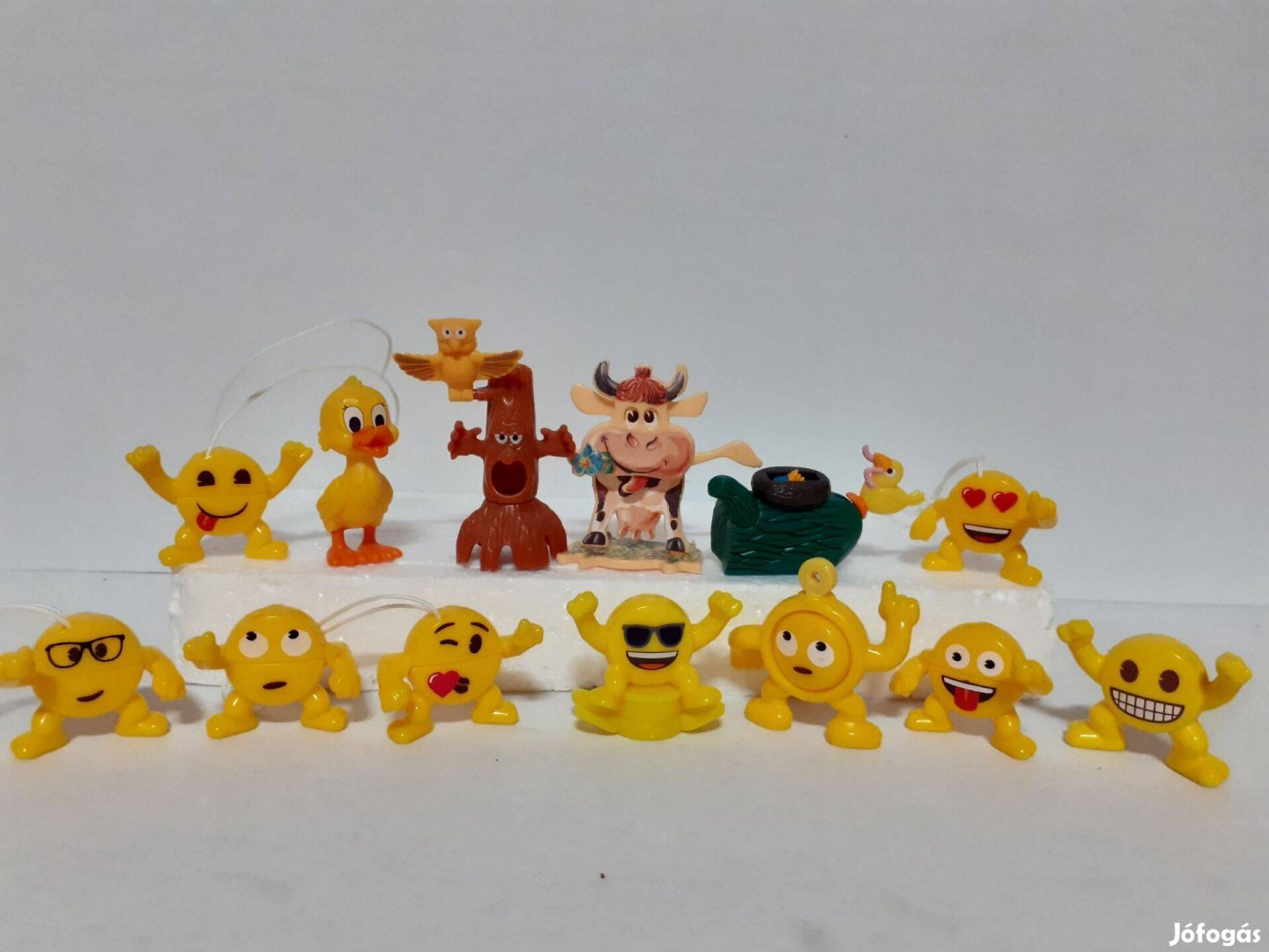 Kinder Figuracsomag Sok Emoji