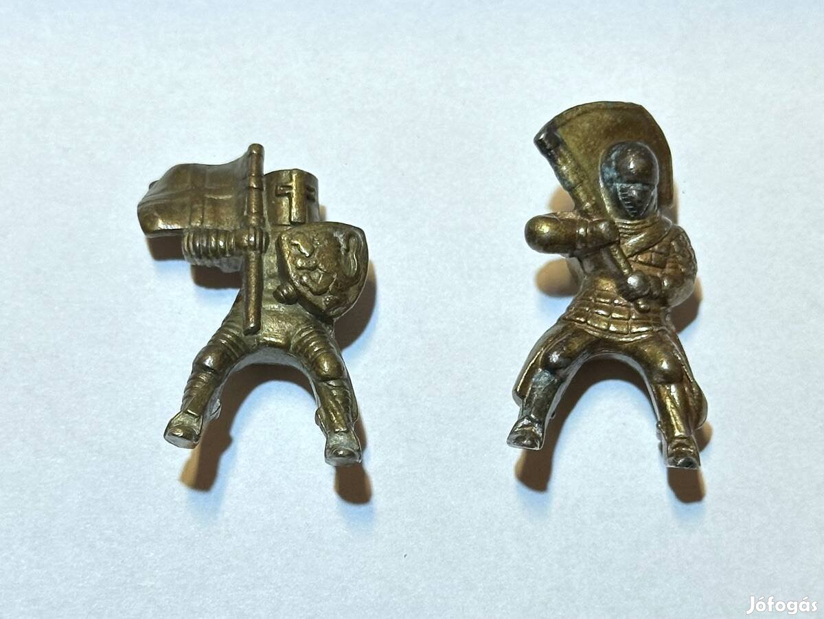 Kinder bronz katona 1995 középkori lovag lovas fém zászlós réz figura