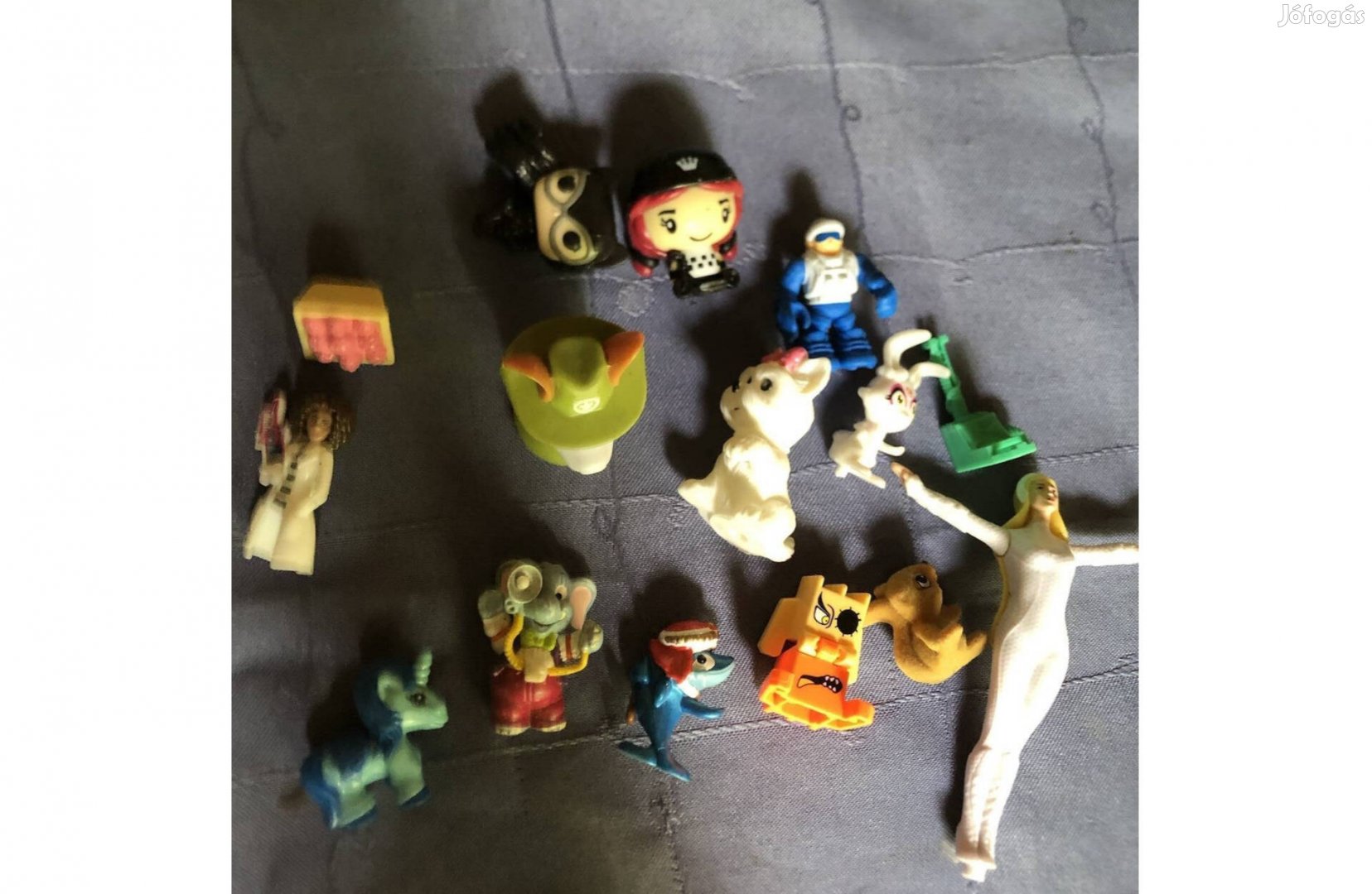 Kinder és egyéb figura csomag 3500 Ft