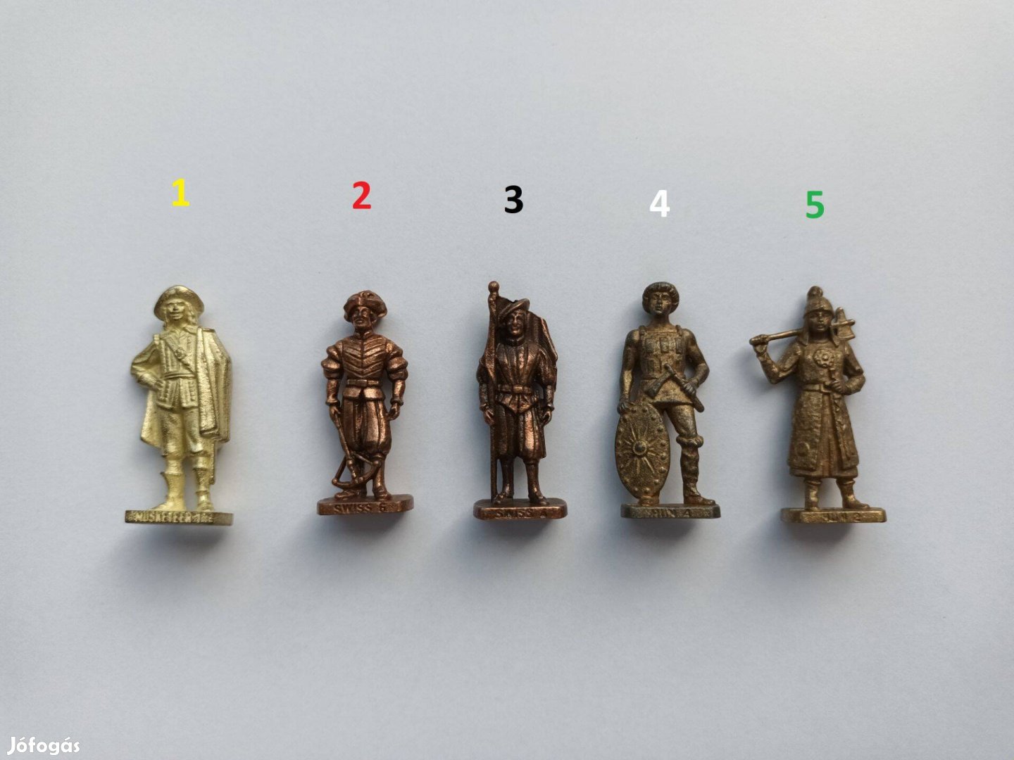 Kinder figura fém katona katonák