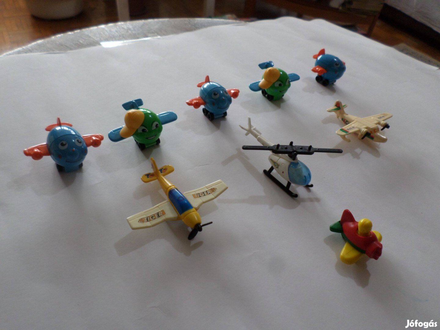 Kinder figurák: repülők a 90-es évekből ( db) kinder