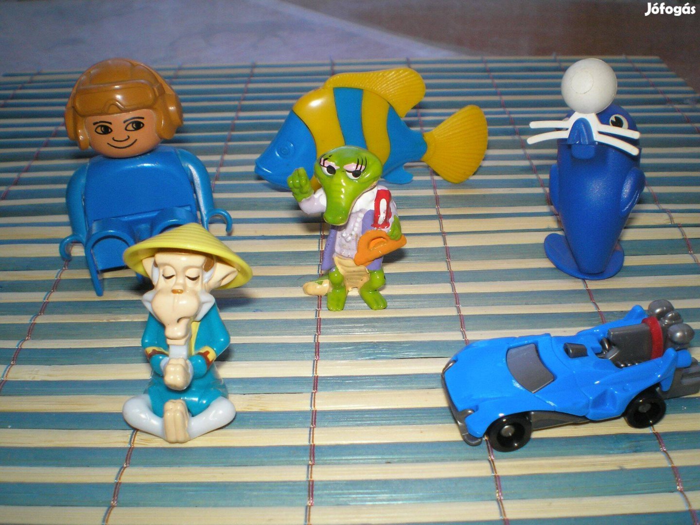 Kinder figurák és még egy valami más régebbi darabok egyben