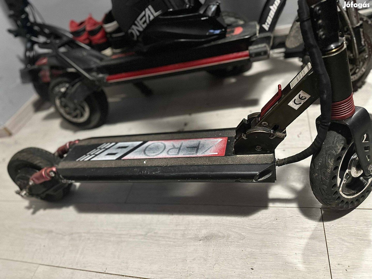 Kinek mennyit ér? Zero 8 elektromos roller Hibás