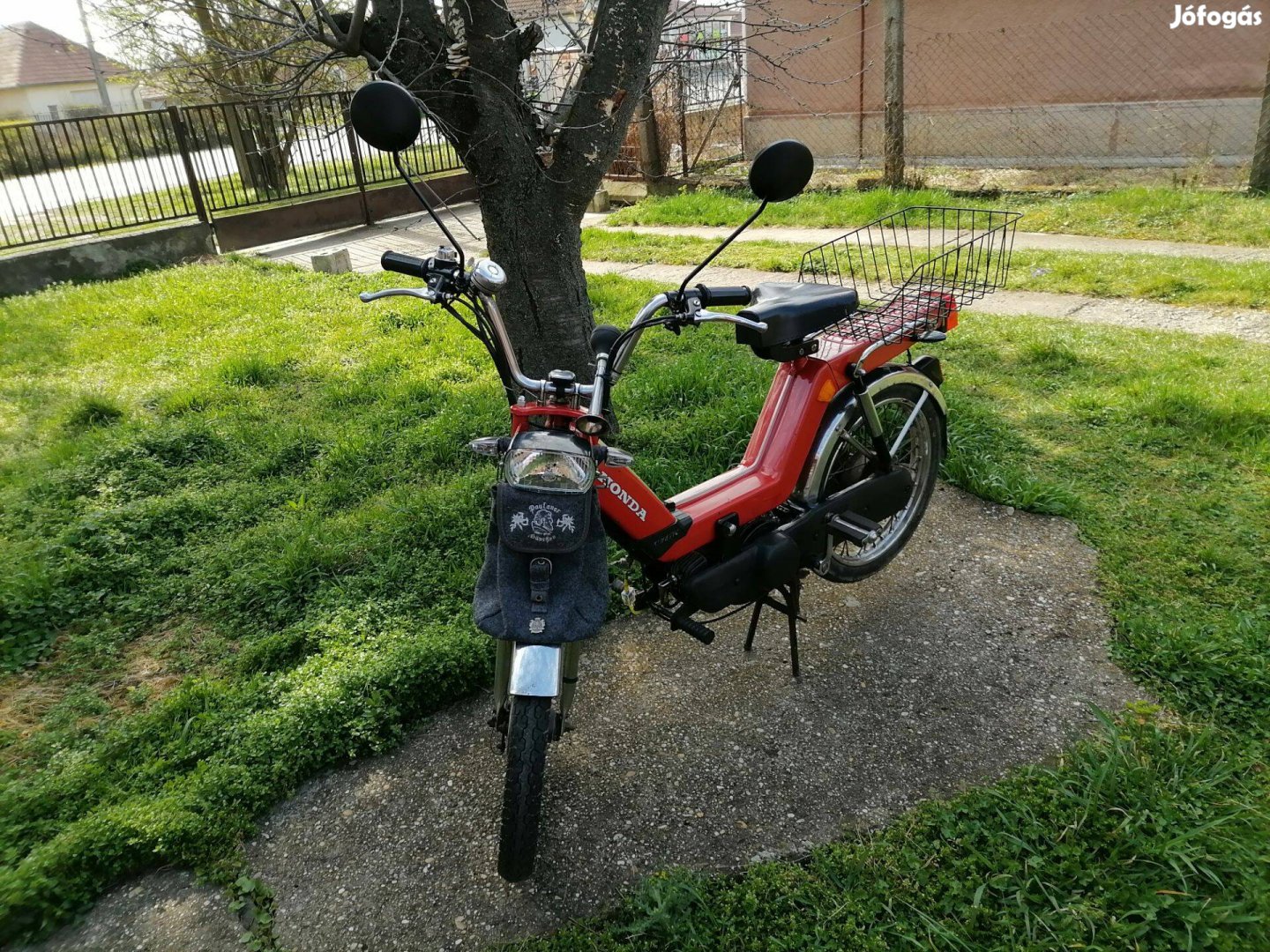 Kinetic Magnum Moped Robogó segédmotor