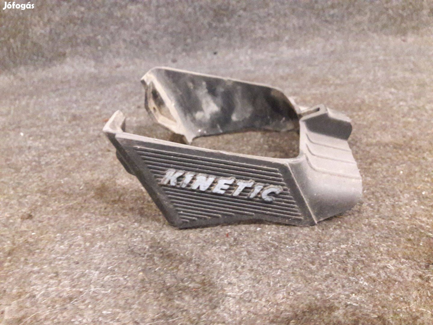 Kinetic középső burkolat
