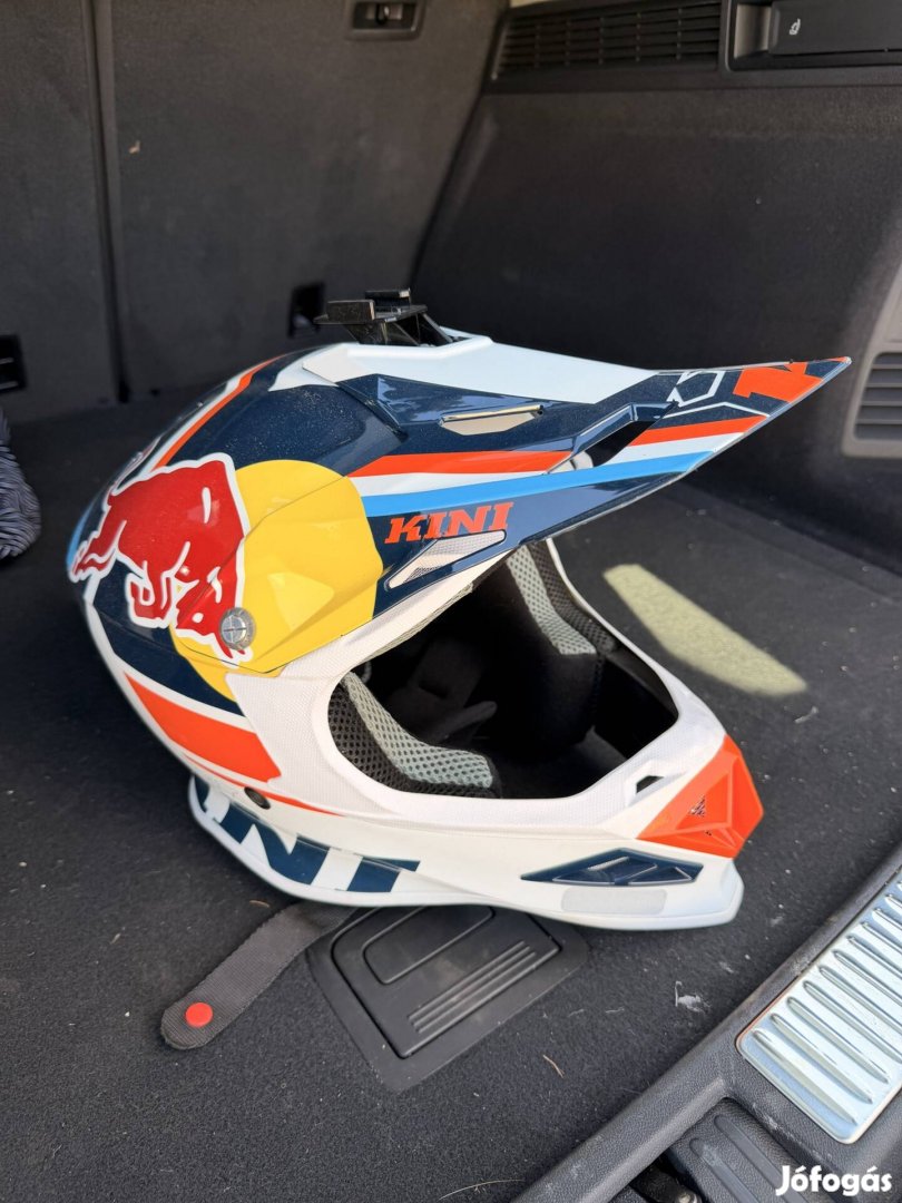 Kini Redbull competition bukósisak