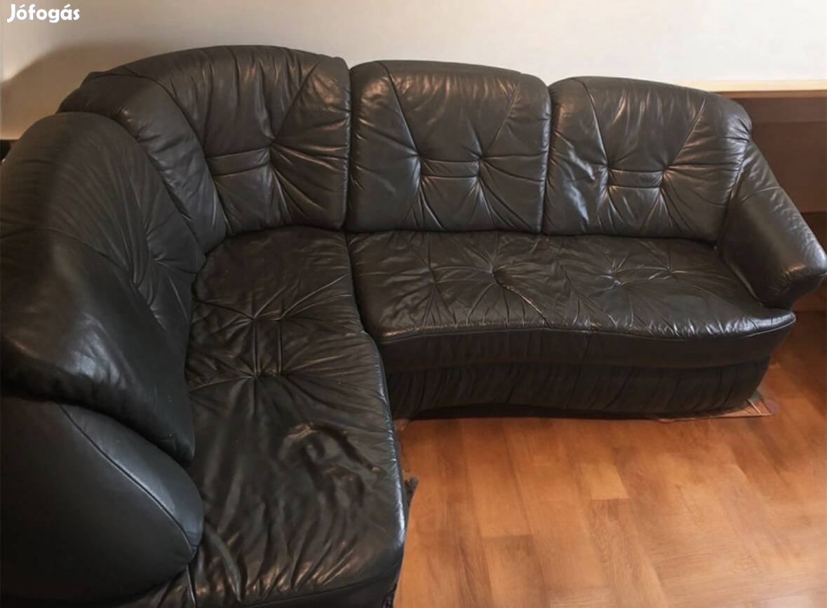 Kinyitható L alakú bőrkanapé ágyneműtartóval